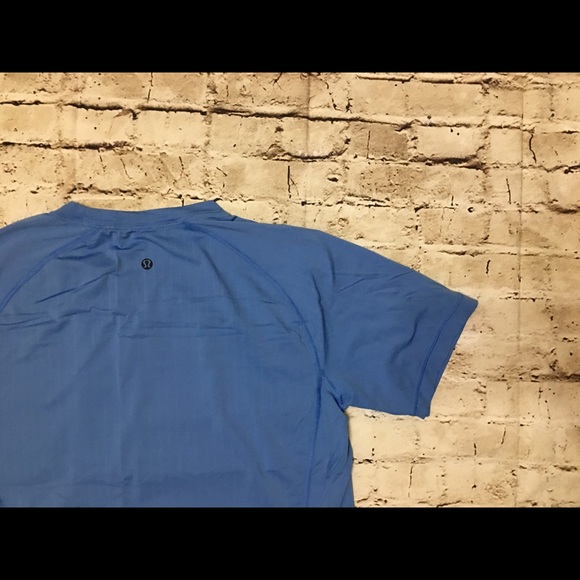 Lululemon Blue Short Sleeve Shirt - Picture 5 of 7